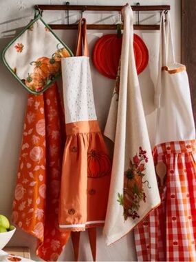 Sur la Table Pumpkin Children’s Apron